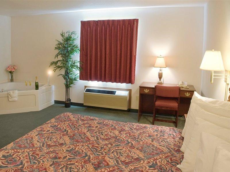 Americas Best Value Inn - Gaylord Exterior foto